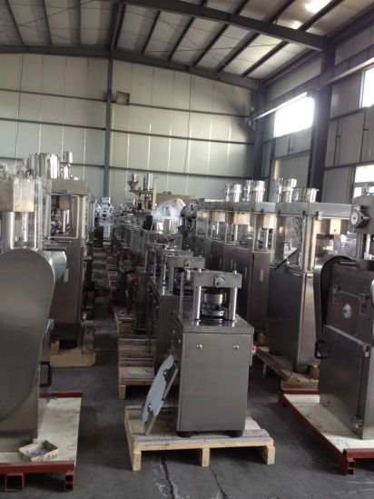 Máquina de compresión de bolas de alcanfor y máquina de prensa de tabletas rotativas farmacéuticas (ZP-17)